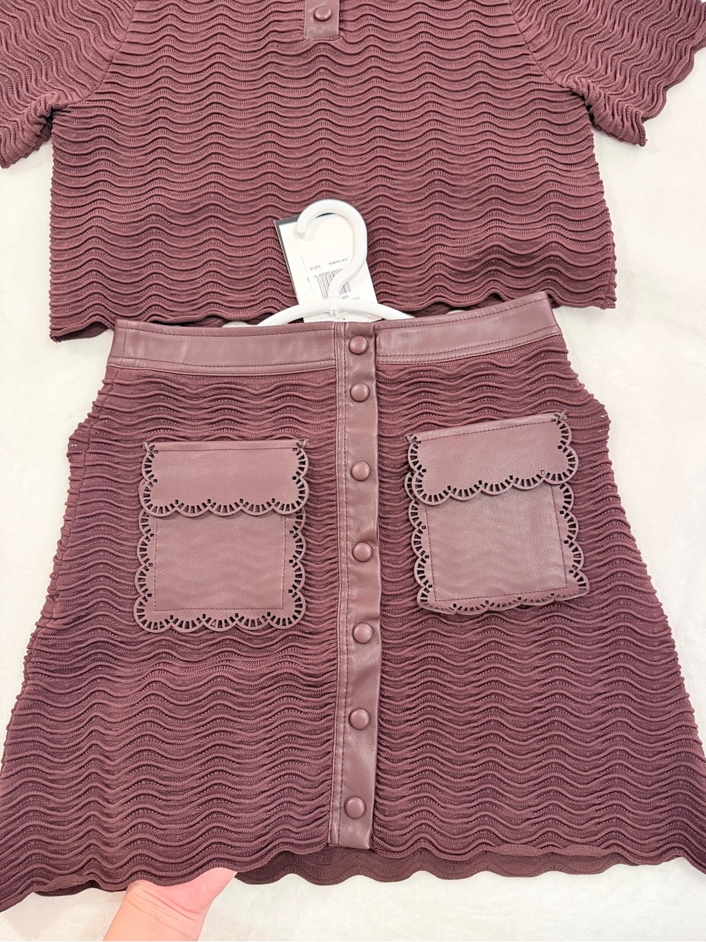 En Saison Wine Burgundy Two-Piece Mini Set with Scalloped Trim - Picture 3 of 11